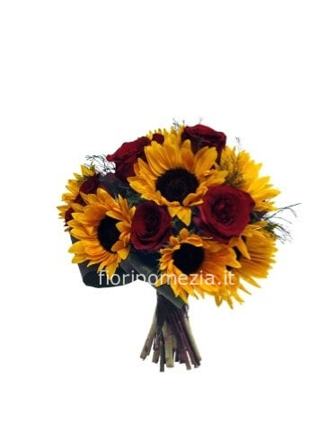 Bouquet di girasoli e rose rosse