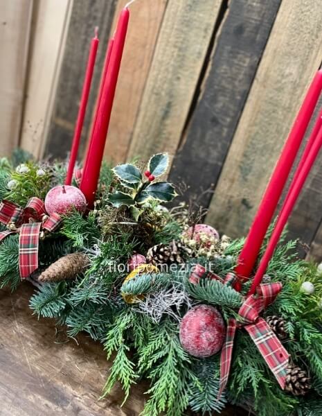 Centrotavola di Natale ovale con candele